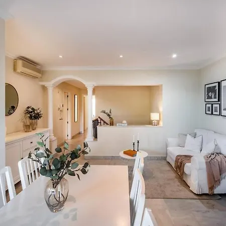 Duplex 2 Bed Apt Walking Distance To Puerto Banus Apartment
