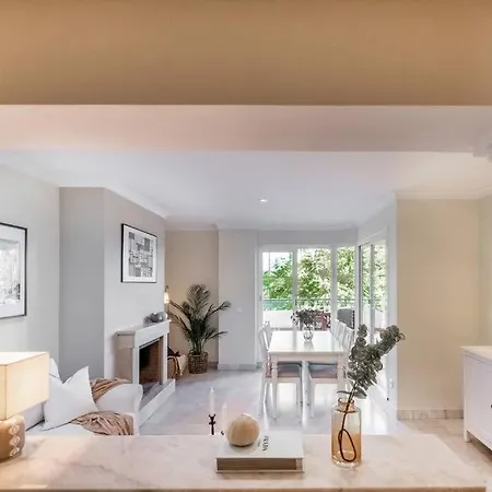 Duplex 2 Bed Apt Walking Distance To Puerto Banus Apartment