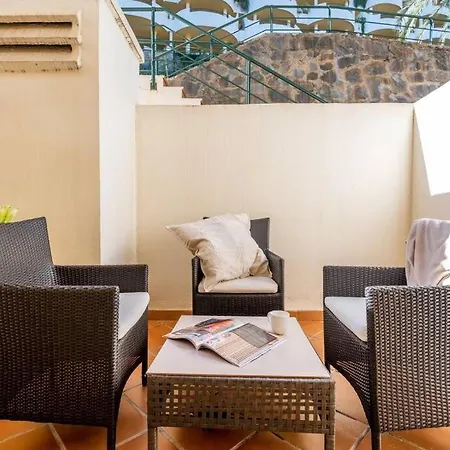 Duplex 2 Bed Apt Walking Distance To Puerto Banus