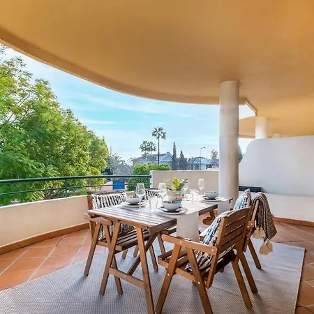 Duplex 2 Bed Apt Walking Distance To Puerto Banus *