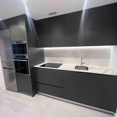 Duplex 2 Bed Apt Walking Distance To Puerto Banus *