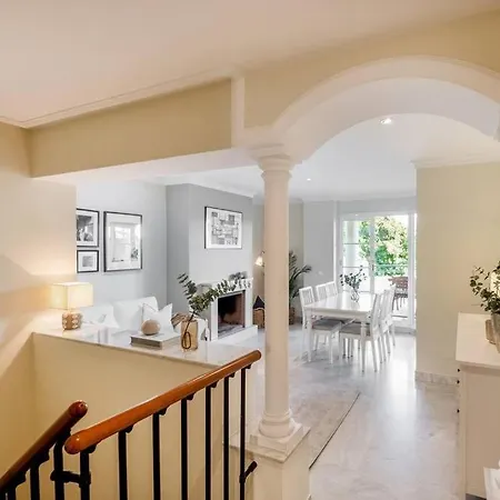 Duplex 2 Bed Apt Walking Distance To Puerto Banus Apartment *